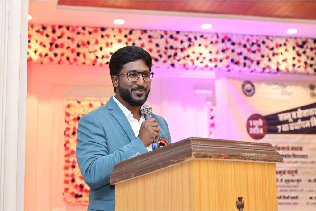 Dr. Sukumar Munje speaking to participants about emotional intelligence